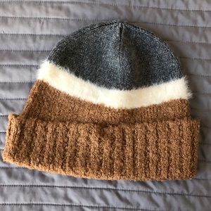 Multi-toned beanie